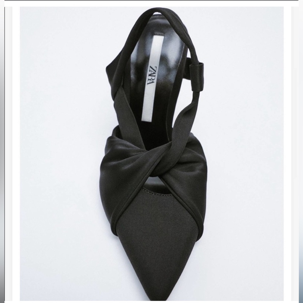Zara Black Pointed Toe Interwoven Fabric
Pump Heels pointed Toe pumps - Picture 3 of 9